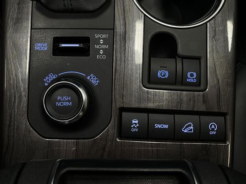 Used 2021 Toyota Highlander Limited image 29