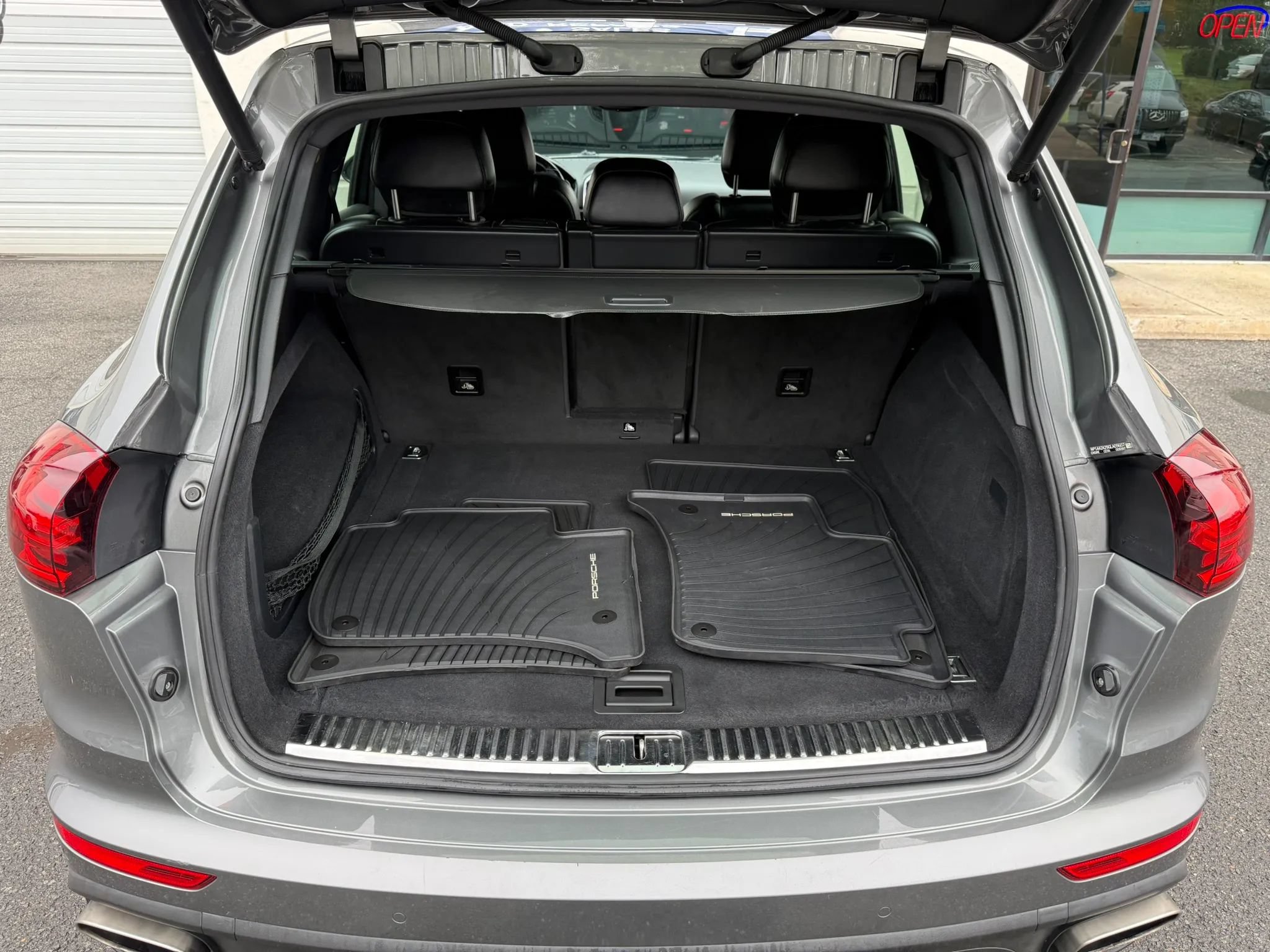 Used 2016 Porsche Cayenne AWD/4WD image 36