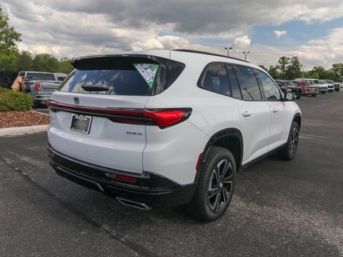 Used 2026 Buick Enclave Sport Touring w/ Power Package FWD image 9