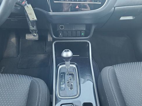 Used 2020 Mitsubishi Outlander ES AWD/4WD image 11