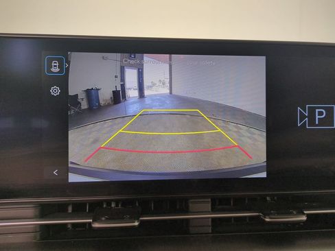 Used 2025 Hyundai Kona SEL FWD image 25