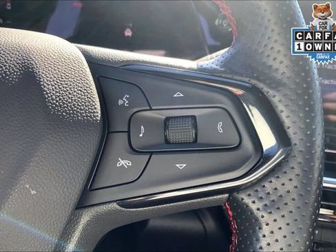 Used 2024 Chevrolet Trax RS w/ Sunroof Package FWD image 16