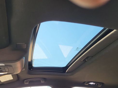 Used 2021 Cadillac CT4 V w/ Technology Package image 30