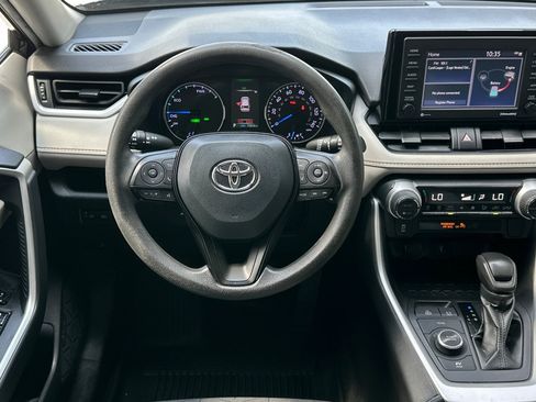 Used 2021 Toyota RAV4 XLE AWD/4WD image 30