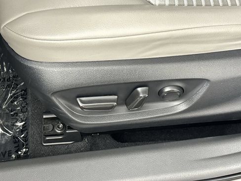 Used 2024 Toyota Camry SE FWD image 20