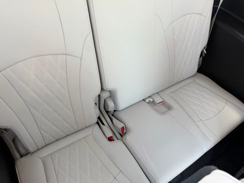 Used 2024 Buick Enclave Avenir w/ Avenir Technology Package AWD/4WD image 16