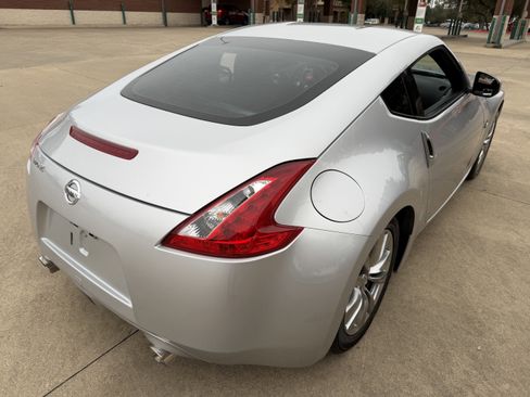 Used 2011 Nissan 370Z Coupe image 13