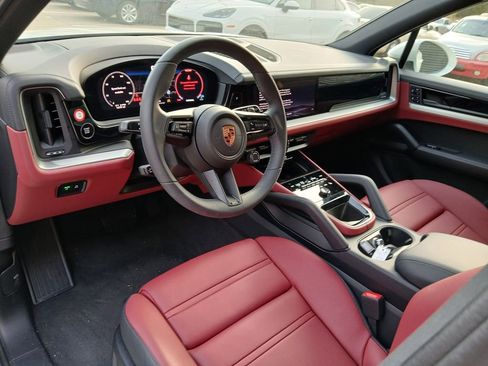 Used 2026 Porsche Cayenne image 12