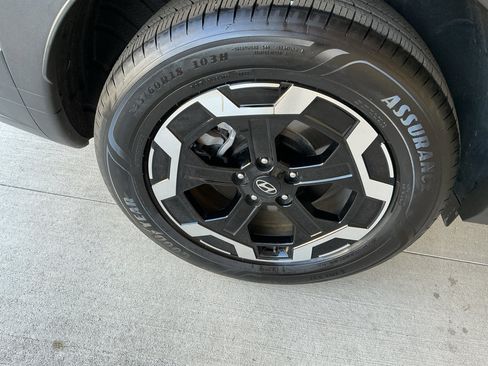 Certified 2025 Hyundai Santa Fe SE image 5