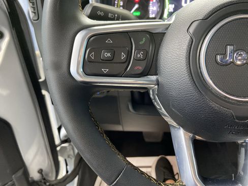 Used 2024 Jeep Wrangler Sahara image 22