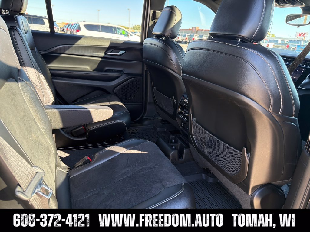 Used 2024 Jeep Grand Cherokee L Altitude AWD/4WD image 36