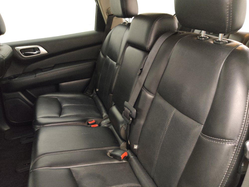 Used 2017 Nissan Pathfinder Platinum FWD image 18