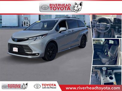 Used 2025 Toyota Sienna XLE Woodland Edition