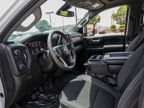 Used 2022 Chevrolet Silverado 2500 Custom w/ Custom Value Package AWD/4WD image 16