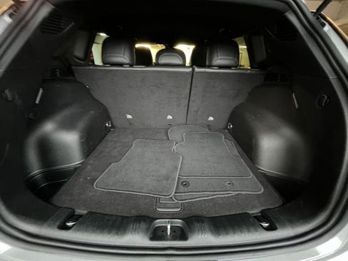 Used 2025 Jeep Compass Limited image 32