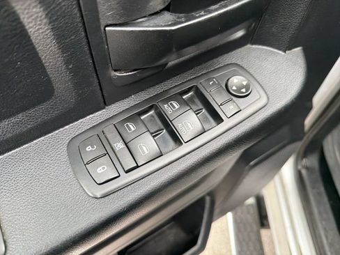 Used 2016 RAM 2500 Tradesman w/ Chrome Appearance Group AWD/4WD image 17