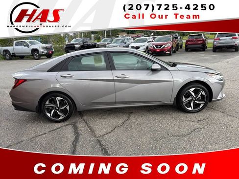 Used 2023 Hyundai Elantra SEL w/ Convenience Package FWD image 5