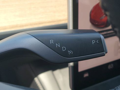 Used 2023 Tesla Model 3 Standard Range image 24