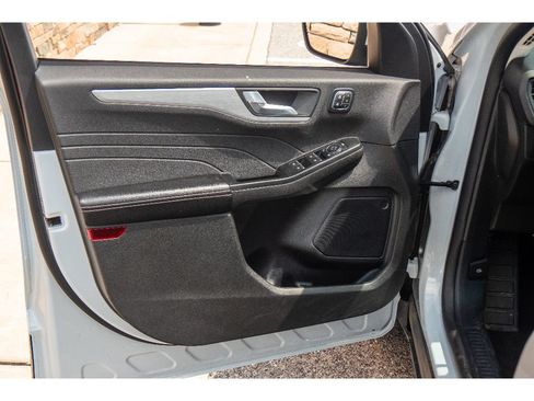 Used 2025 Ford Escape Platinum AWD/4WD image 9