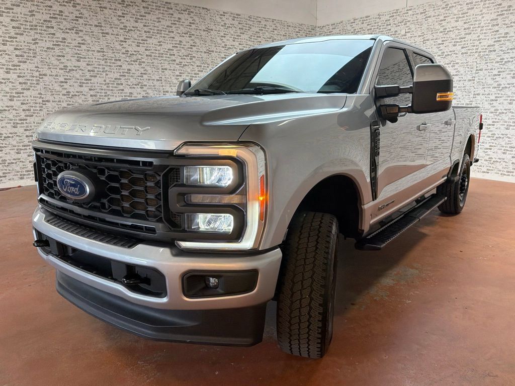 Used 2023 Ford F250 Lariat w/ Sport Appearance Package AWD/4WD image 3