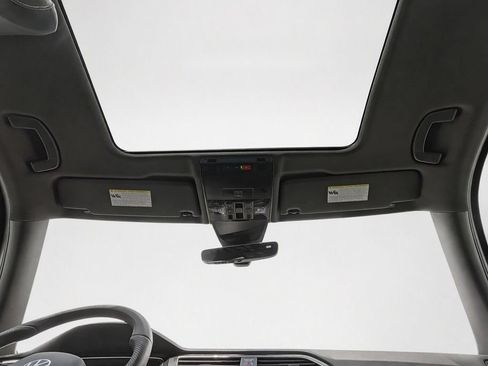 Certified 2024 Volkswagen Tiguan SE R-Line AWD/4WD image 31