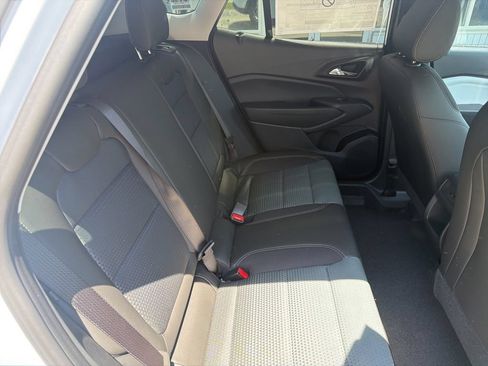 New 2026 Chevrolet Trax LT w/ LT Convenience Package FWD image 22
