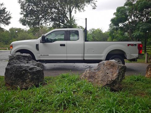 Used 2022 Ford F350 XL w/ FX4 Off-Road Package AWD/4WD image 9