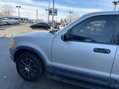 Used 2003 Ford Explorer XLT AWD/4WD image 6