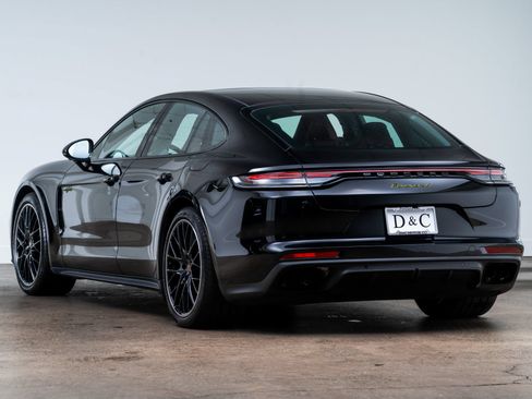 Used 2023 Porsche Panamera 4 Platinum Edition AWD/4WD image 5