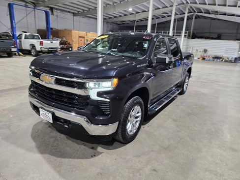Used 2022 Chevrolet Silverado 1500 LT w/ Max Trailering Package AWD/4WD image 3