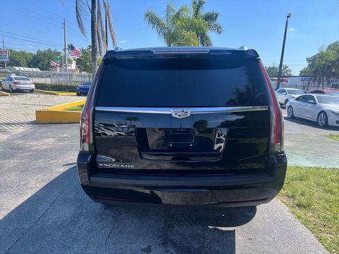 Used 2020 Cadillac Escalade Platinum image 6