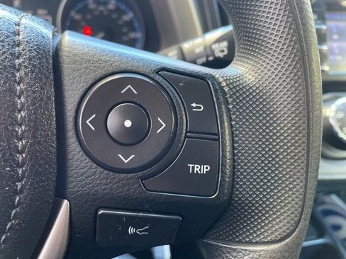Used 2017 Toyota RAV4 LE image 17