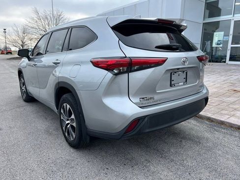 Used 2021 Toyota Highlander XLE image 8