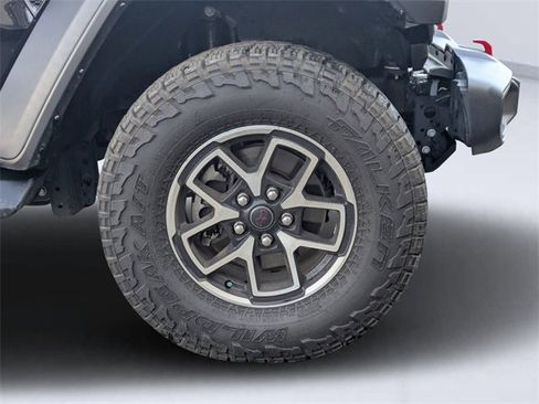 Used 2024 Jeep Gladiator Rubicon w/ Technology Group image 11