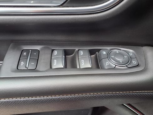 Used 2024 Chevrolet Suburban Premier AWD/4WD image 12