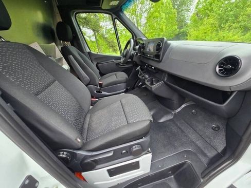 Used 2019 Mercedes-Benz Sprinter 144 image 13