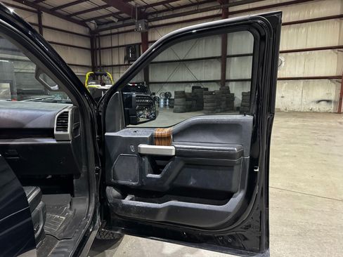 Used 2018 Ford F150 Lariat w/ Equipment Group 501A Mid AWD/4WD image 23