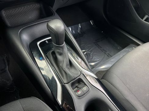 Used 2021 Toyota Corolla LE image 26