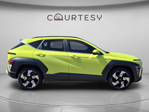 New 2026 Hyundai Kona Limited FWD image 6