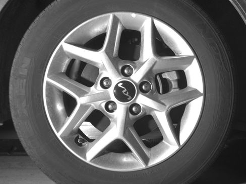 Used 2025 Kia Soul LX w/ LX Technology Package FWD image 18