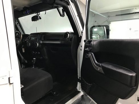 Used 2016 Jeep Wrangler Unlimited Sport w/ Quick Order Package 24S AWD/4WD image 12