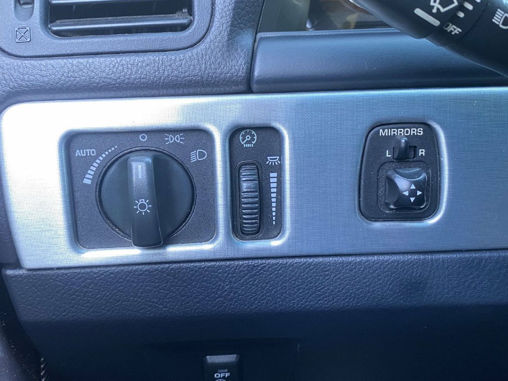 Used 2003 Ford Thunderbird RWD image 15