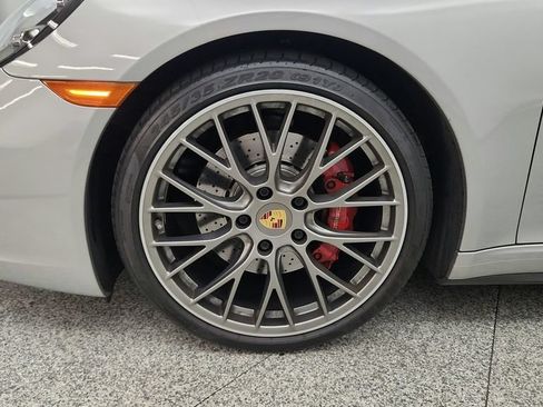 Used 2017 Porsche 911 Carrera 4S AWD/4WD image 17