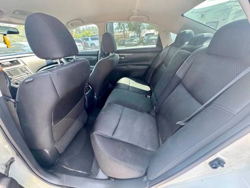Used 2017 Nissan Altima 2.5 SR w/ Midnight Edition Package FWD image 16