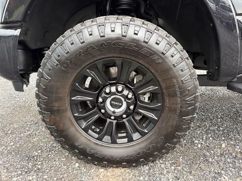 Used 2022 Ford F250 Lariat w/ Tremor Off-Road Package AWD/4WD image 13