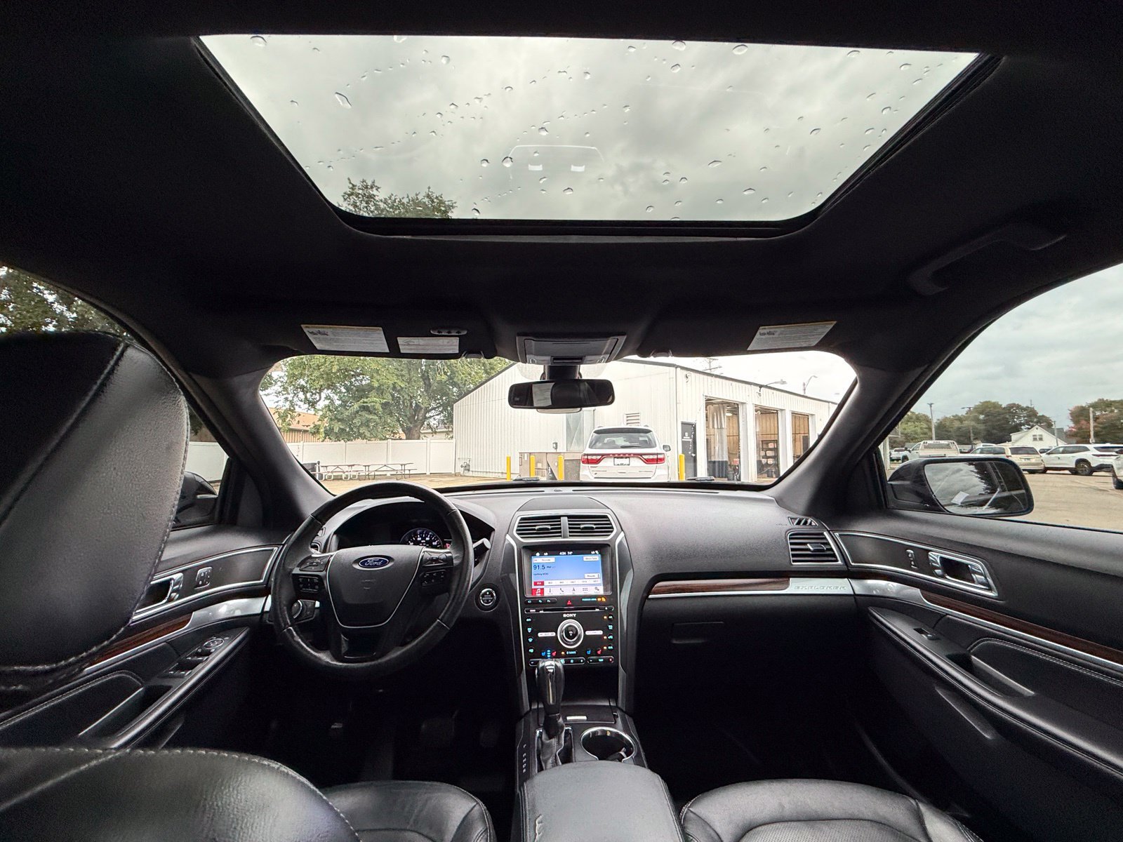 Used 2018 Ford Explorer Limited w/ Equipment Group 301A AWD/4WD image 27