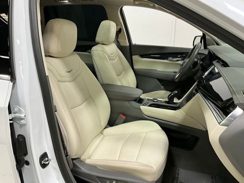 Used 2024 Cadillac XT6 Premium Luxury w/ LPO, Floor Liner Package image 7