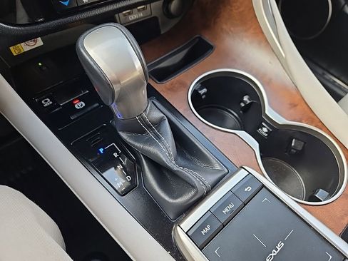 Used 2022 Lexus RX 350L Premium image 26