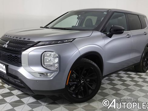 Used 2024 Mitsubishi Outlander SE Black Edition FWD image 1