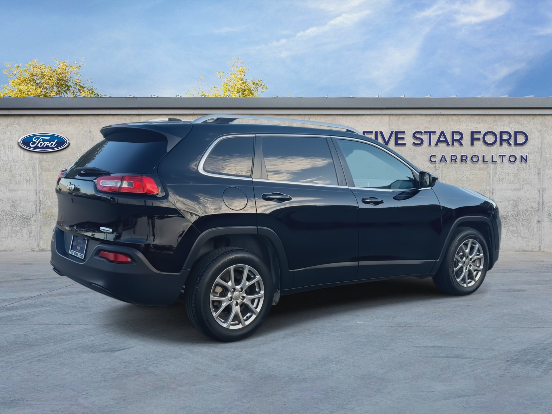 Used 2018 Jeep Cherokee Latitude Plus FWD image 8